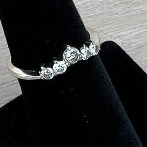 Vintage 90s/Y2K 14K WG Stamped Five-Stone Natural Diamond Chevron Ring Size 6.5